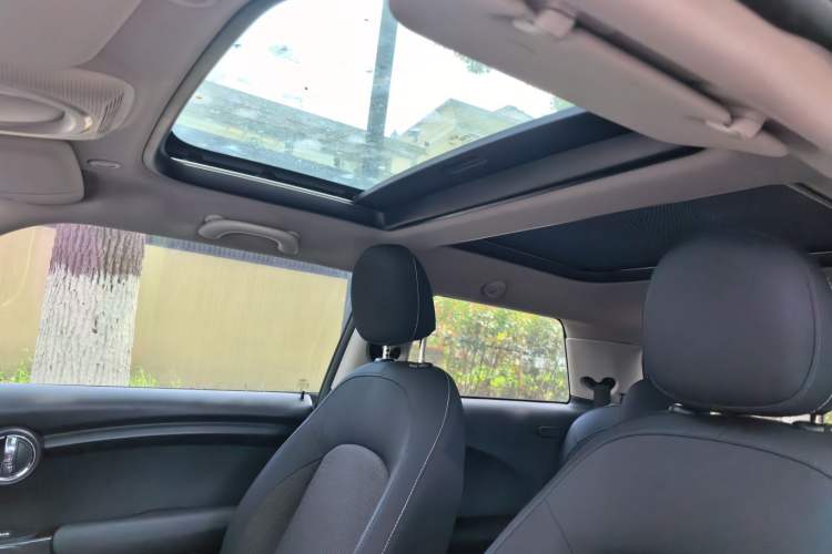 Used MINI 2014 1.2T ONE+ Headliner