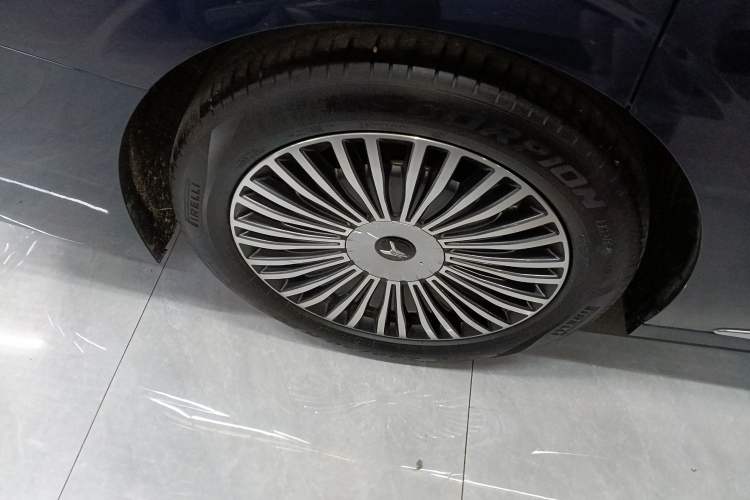 Used VOYAH Dream 2025 PHEV Four-Wheel-Drive Flagship Kunpeng Edition
