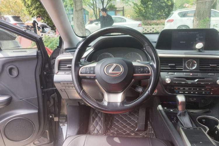 Used Lexus RX 2020 300 Two-Wheel Drive Elite Edition China VI Standard Steering Wheel