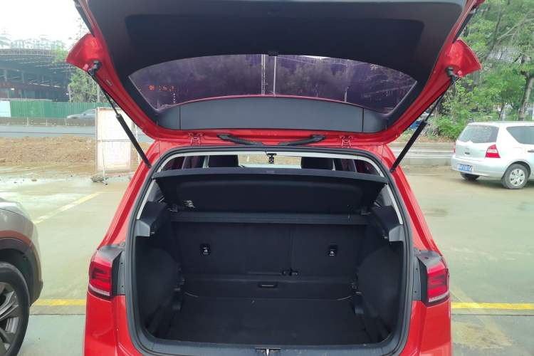 Used Volkswagen Golf Sportsvan 2016 1.6L Automatic Comfort Model Trunk