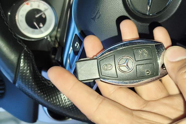 Used Mercedes-Benz GLK-Class 2015 GLK 260 4MATIC Dynamic Edition Ultimate Version
