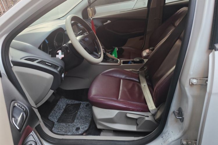 Used Ford Focus 2015 Sedan 1.6L Automatic Comfort Model
