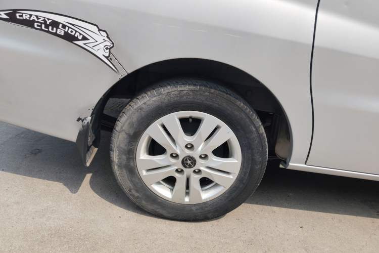 Used JAC Refine M3 2016 IKEA Edition 1.6L Luxury Smart Model Right Rear Wheel Hub