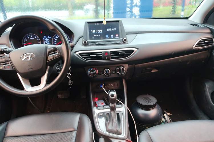 Used Hyundai Celesta 2017 1.6L Automatic Enjoyment Version GLS Audio And AC Panel