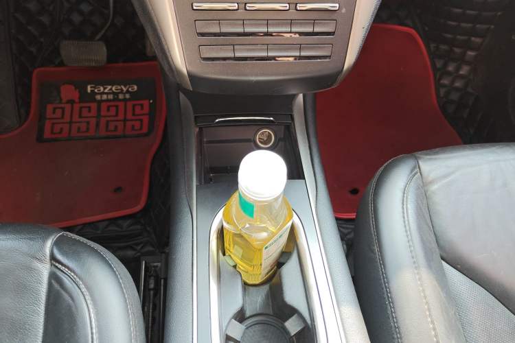 Used Lincoln MKC 2017 2.0T Two-Wheel Drive Deluxe Edition