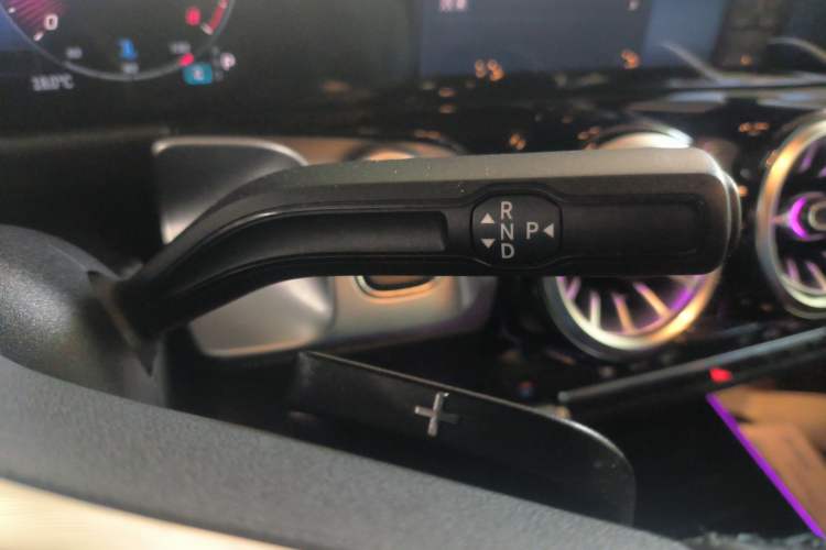 Used Mercedes-Benz GLB 2024 GLB 200 Dynamic Edition Gear Lever