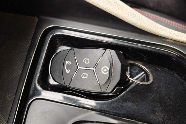 Used Lynk & Co 02 2018 1.5T DCT Two-Wheel Drive Zhaopu Version China V Standard
