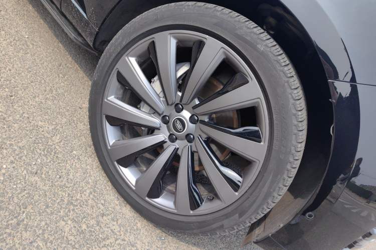 Used Land Rover Range 2024 3.0 L6 400 PS Prestige Extended Version 7-Seater
