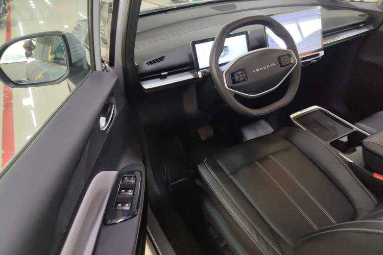 Used Venucia VX6 2023 520 Max
