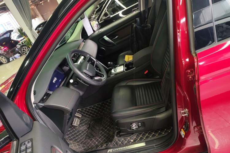 Used Land Rover Discovery Sport 2022 249 PS R-Dynamic SE Performance Tech Edition 5 Seats Left Front Seat