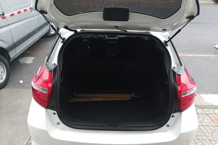 Used Toyota YARiS L Zhi Xuan 2016 Revised 1.5E CVT Charming Edition Trunk