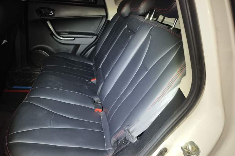 Used GAC Trumpchi GS5 2012 2.0L Automatic Two-Wheel Drive Anniversary Edition Left Rear Seat
