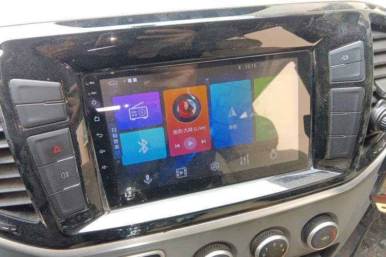 Used SAIC MAXUS Xintu V80 2021 2.0T AMT Classic Aoyuntong Short Wheelbase Mid-Roof 5/6-Seater
