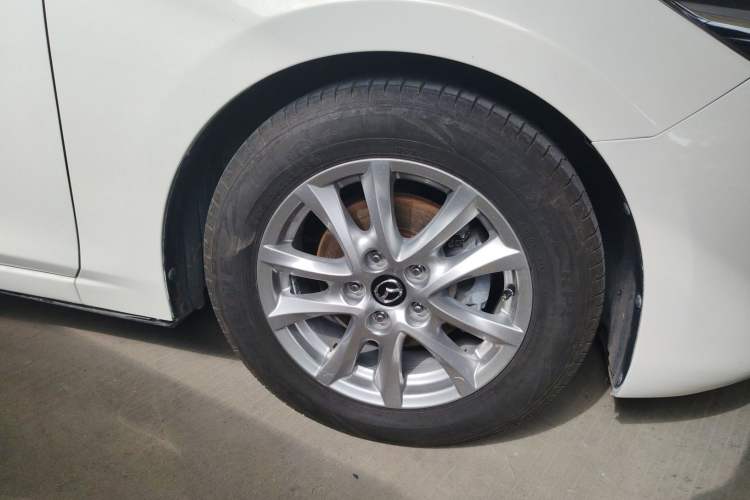 Used Mazda 3 Axela 2017 Sedan 1.5L Automatic Luxury Model Emission Standard China V
