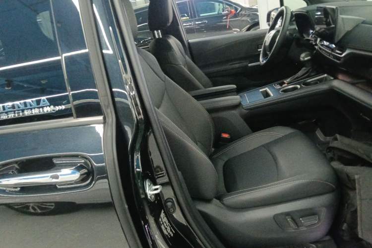 Used Toyota SIENNA 2024 2.5L Hybrid Prestige Deluxe Edition