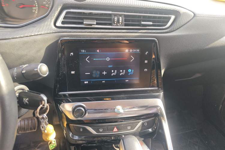 Used Peugeot 308 2016 230THP Automatic Luxury Edition Audio And AC Panel