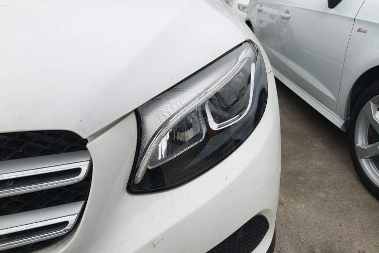 Used Mercedes-Benz GLC 2016 GLC 260 4MATIC Luxury Model