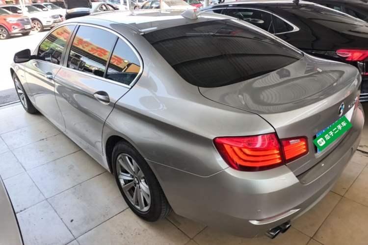 Used BMW 5 Series 2017 520Li Elegant Edition Rear Left 45 Deg