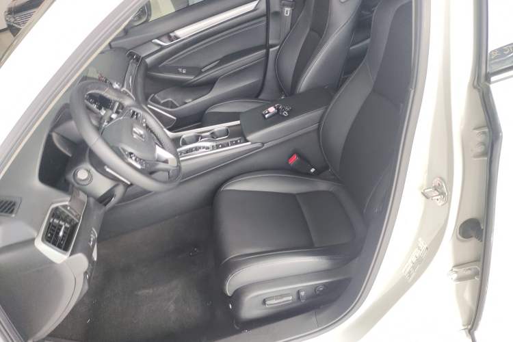 Used Honda Accord 2018 Rui Hybrid 2.0L Rui Ling Edition China VI
