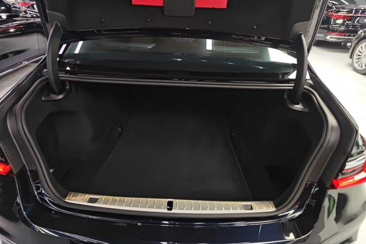 Used BMW 7 Series 2021 740Li Luxury Edition M Sport Package
