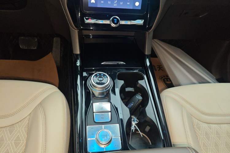 Used Ford Explorer 2020 EcoBoost 285 4x4 Platinum Edition 6 Seats