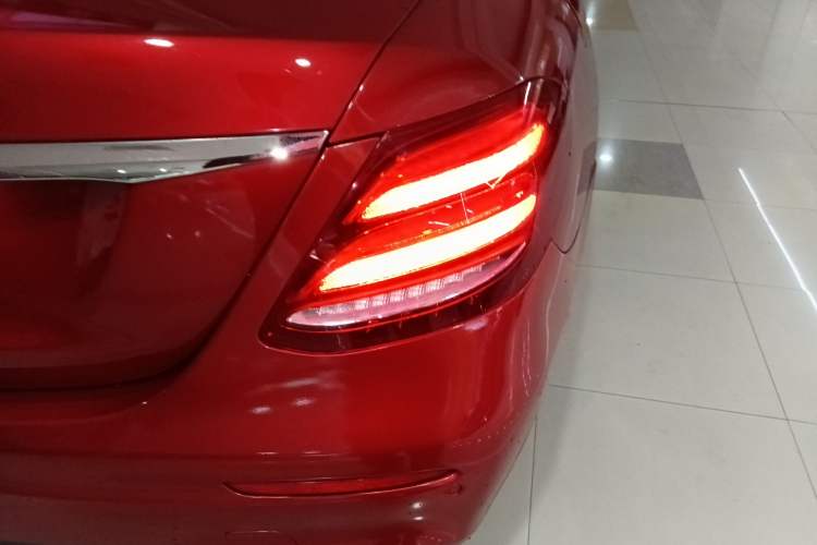 Used Mercedes-Benz E-Class 2019 E 200 Sport Edition Exterior 3