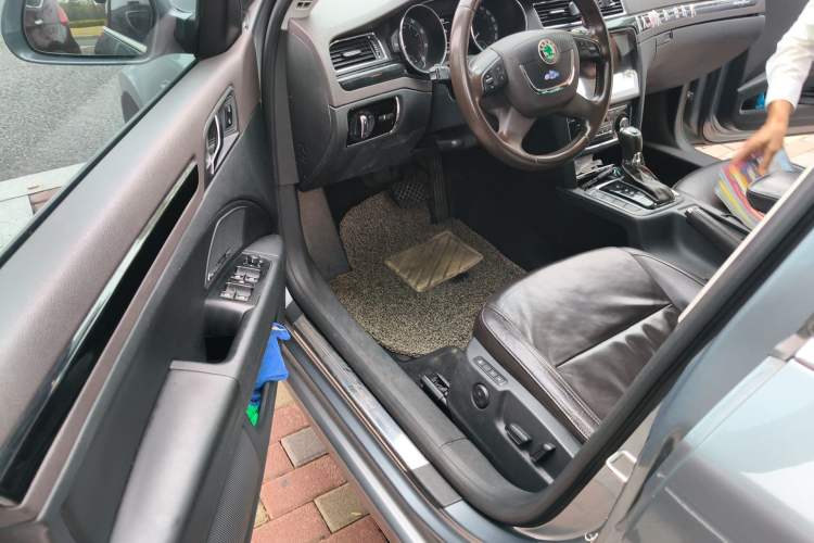 Used Skoda Superb 2013 Travel Edition 2.0 TSI L&K Limited Edition
