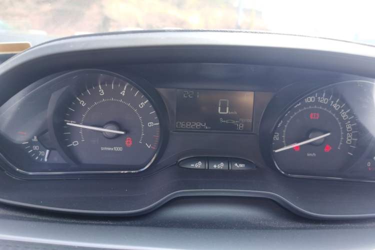 Used Peugeot 2008 2015 1.6L Automatic Playcool Edition