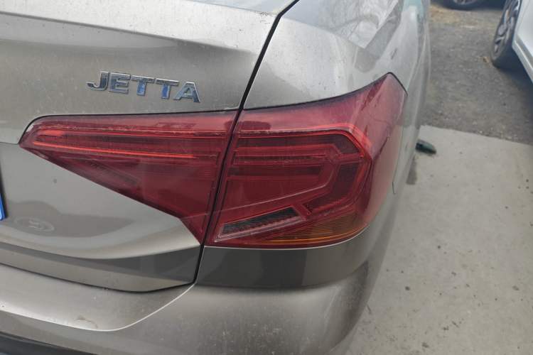 Used Volkswagen Jetta 2017 1.4L Manual Fashion Edition