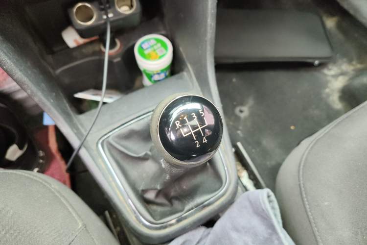 Used Volkswagen Jetta 2015 1.4L Manual Comfort Model
