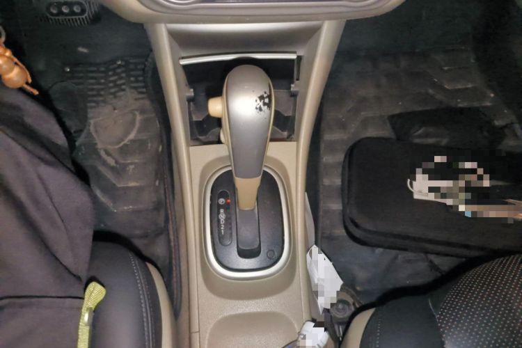 Used Nissan Sylphy 2012 Classic 1.6XE Automatic Comfort Edition Gear Lever