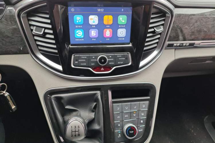 Used JAC Refine M4 2016 2.0L Manual Luxury Version