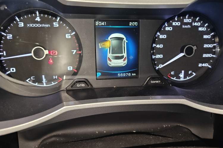 Used Geely Auto Emgrand GS 2017 Elegant Edition 1.3T Automatic Smart Connectivity Model Odometer Close Up