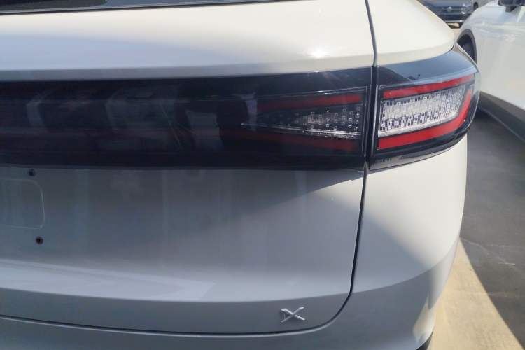 Used Volkswagen ID.4 X 2025 Smart Version Pure & Intelligent Enjoyment Edition Right Rear Taillight