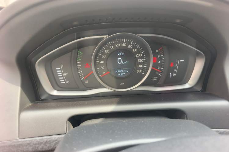 Used Volvo XC60 2017 T5 Smart Upgrade Edition Instrument Cluster