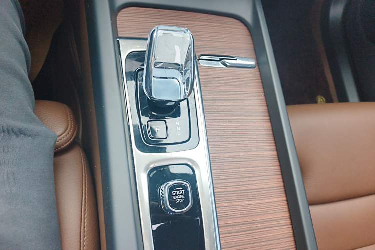 Used Volvo XC60 2024 B5 4x4 Smart Luxury Edition
