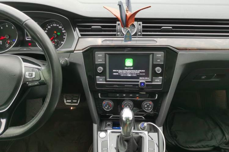 Used Volkswagen Magotan 2018 330TSI DSG Advanced Model Audio And AC Panel