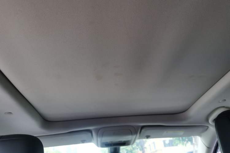 Used Cadillac XT5 2016 25T Luxury Model Headliner