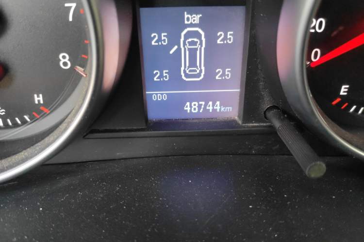 Used Haval H6 2016 Upgraded Model 1.5T Manual Two-Wheel Drive Elite Version Odometer Close Up