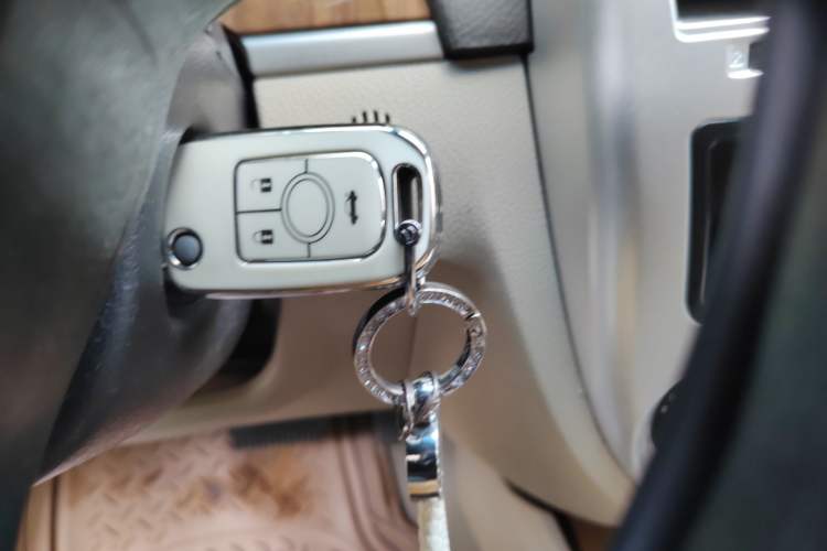 Used Buick Excelle 2015 1.5L Automatic Classic Model
