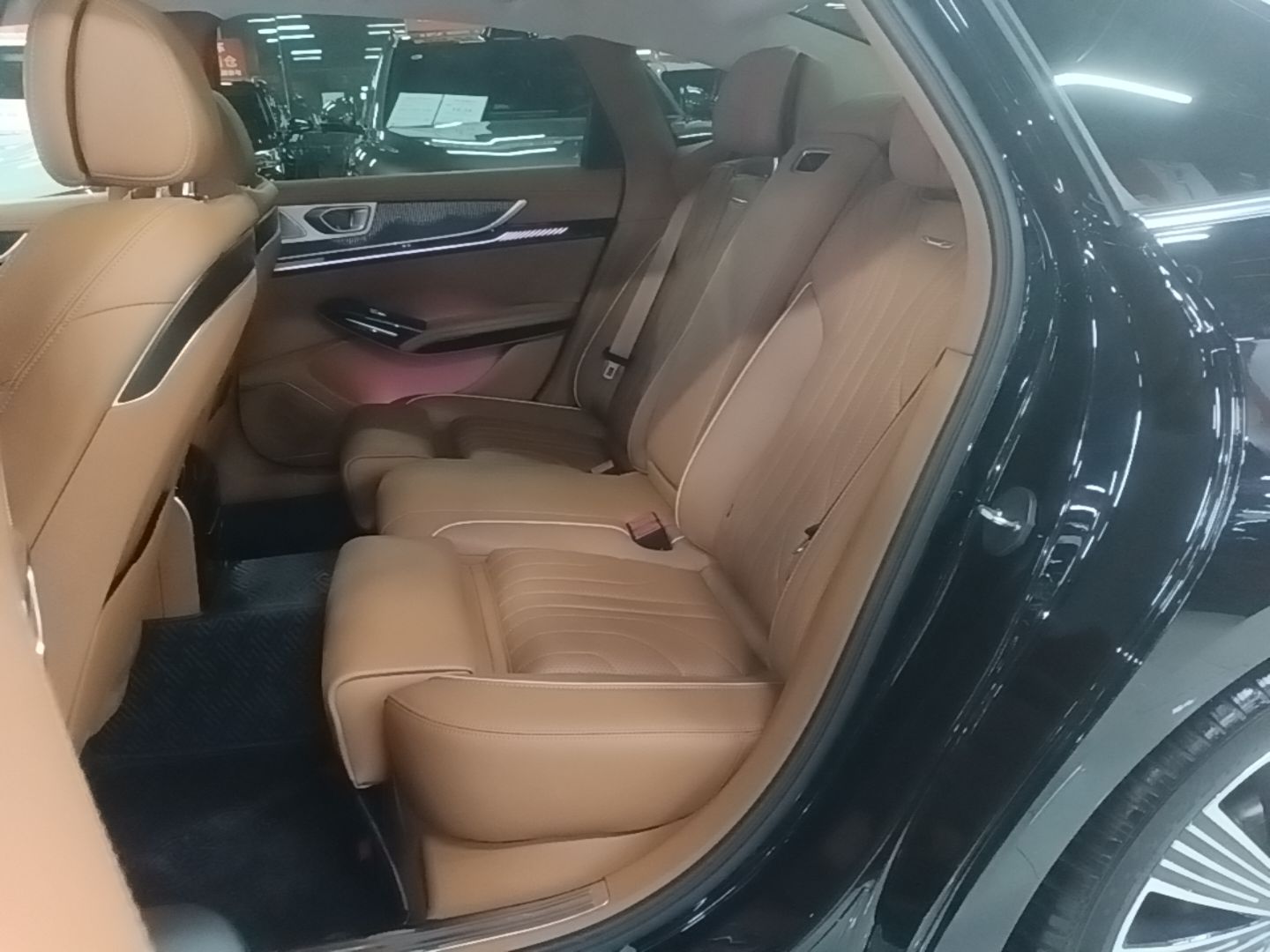 Hongqi H9 2025 2.0T Two-Wheel-Drive Flagship Luxury Business Edition 5 Seats — снимка 20