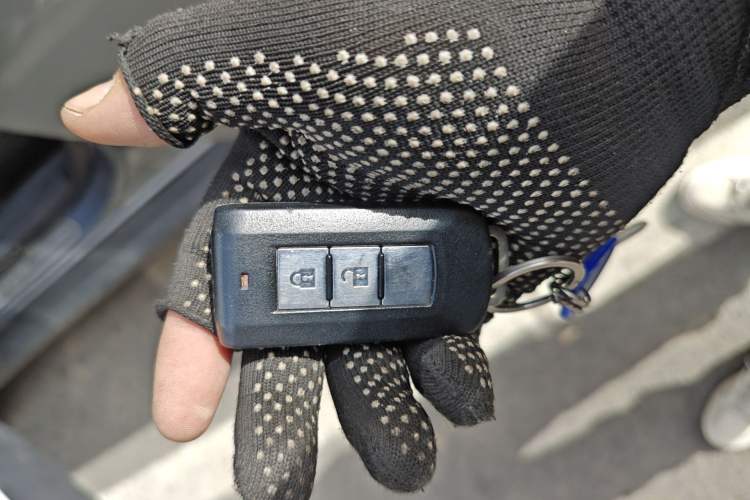 Used Mitsubishi Outlander 2013 2.4L 4x4 Luxury Navigation Edition 5 Seats Vehicle Key