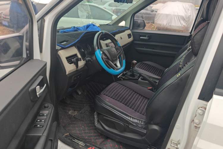 Used Wuling Hongguang PLUS 2019 1.5T Manual Luxury 7-Seater