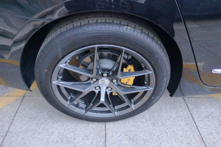 Used Buick LaCrosse 2021 652T Luxury Model Right Rear Wheel Hub