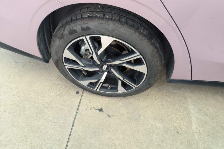 Used Geely Galaxy L6 2024 125km Creative Edition
