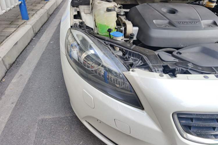 Used Volvo V40 2016 T4 Smart Luxury Edition