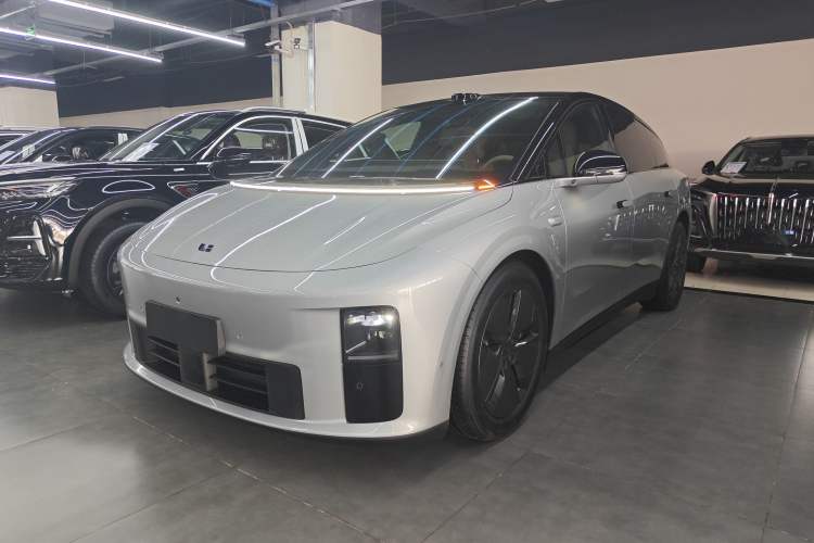 Used Li Auto i6 2025 Model Two-Wheel-Drive Standard Type