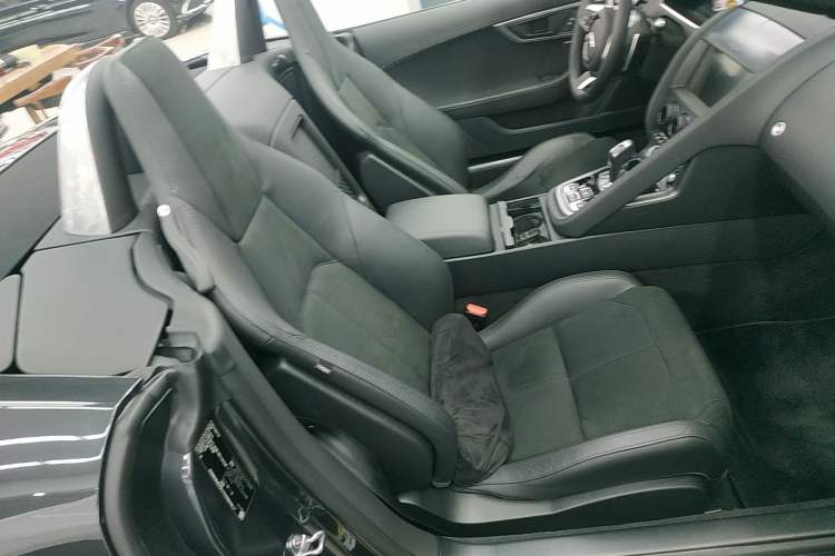 Used Jaguar F-TYPE 2021 P300 Rear-Drive Convertible Edition
