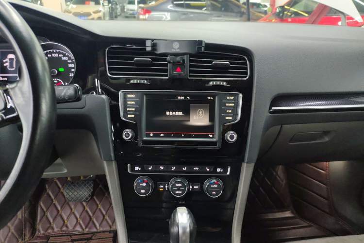 Used Volkswagen Golf 2016 280TSI Automatic Flagship Model Audio And AC Panel