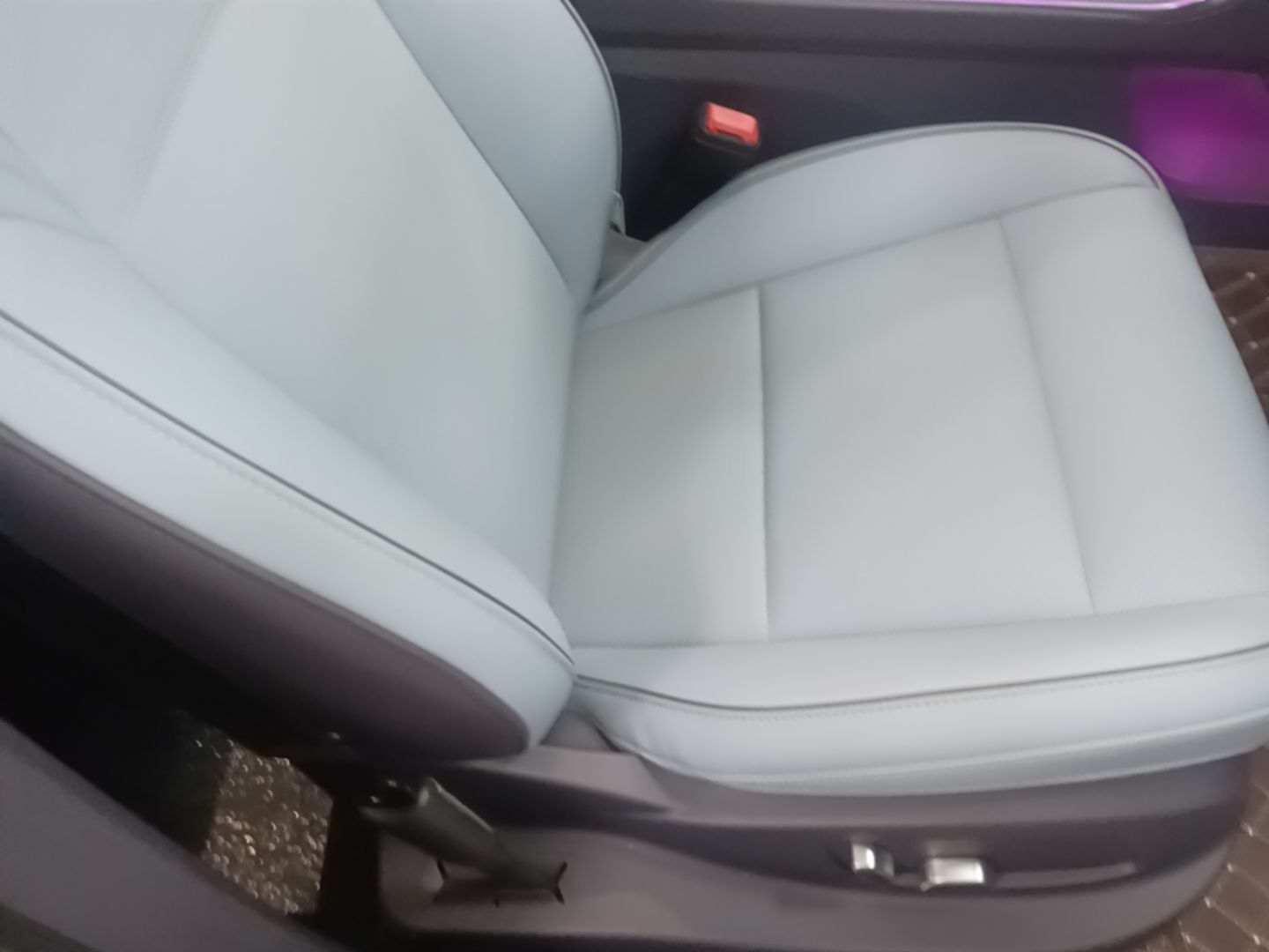 Hongqi HS7 PHEV 2025 Model 2.0T PHEV Two-Wheel Drive Qi Xiang Edition 6-Seater — снимка 19